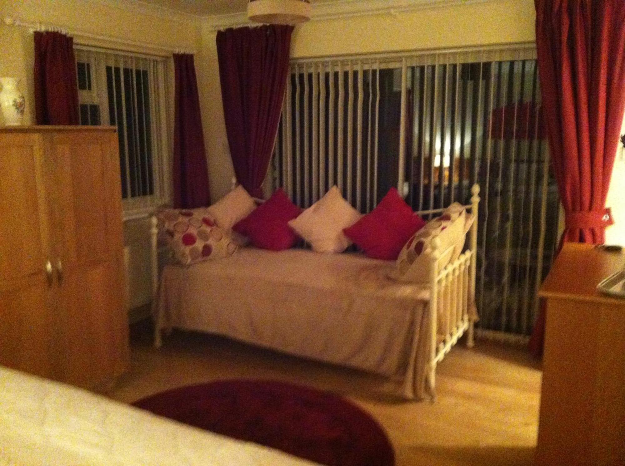 Bed and Breakfast The Westwoods Екстер'єр фото